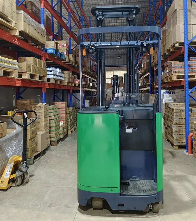 Stand-up Forklift