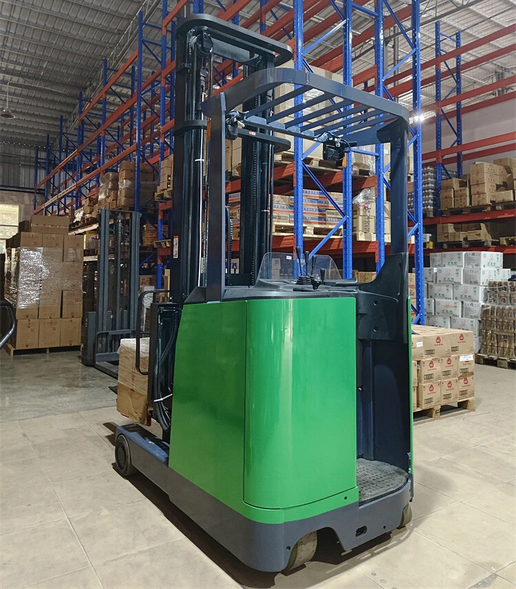 Stand-up Forklift