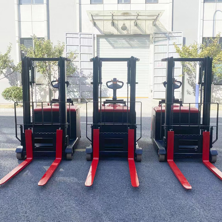 Walk-behind Reach Trucks