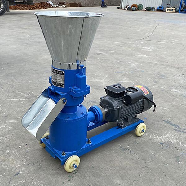 Small feed pellet machine