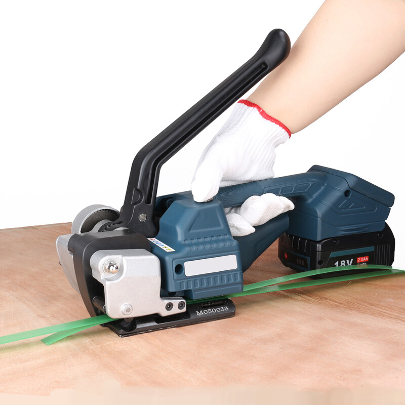 Portable hot melt baler