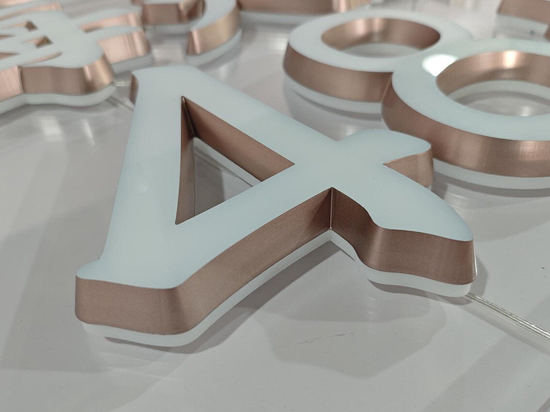 Mini-luminous characters