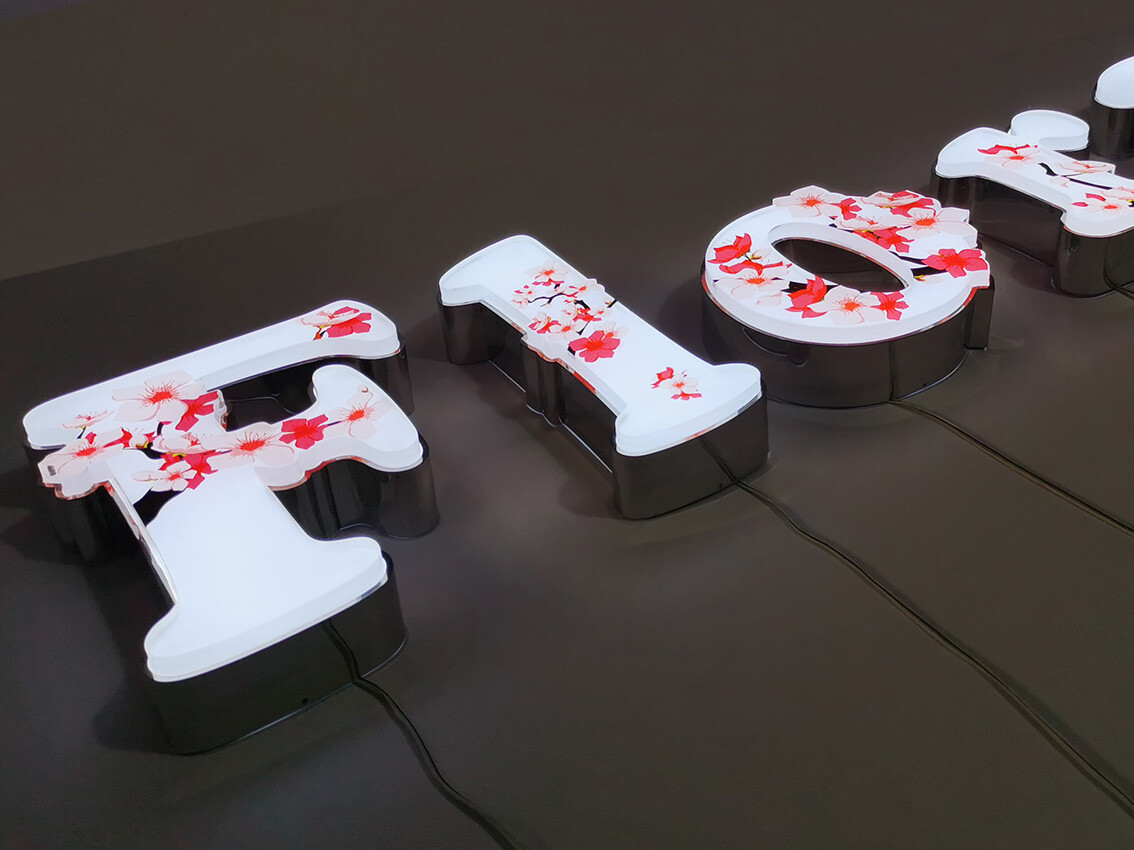 Artistic crystal luminous characters