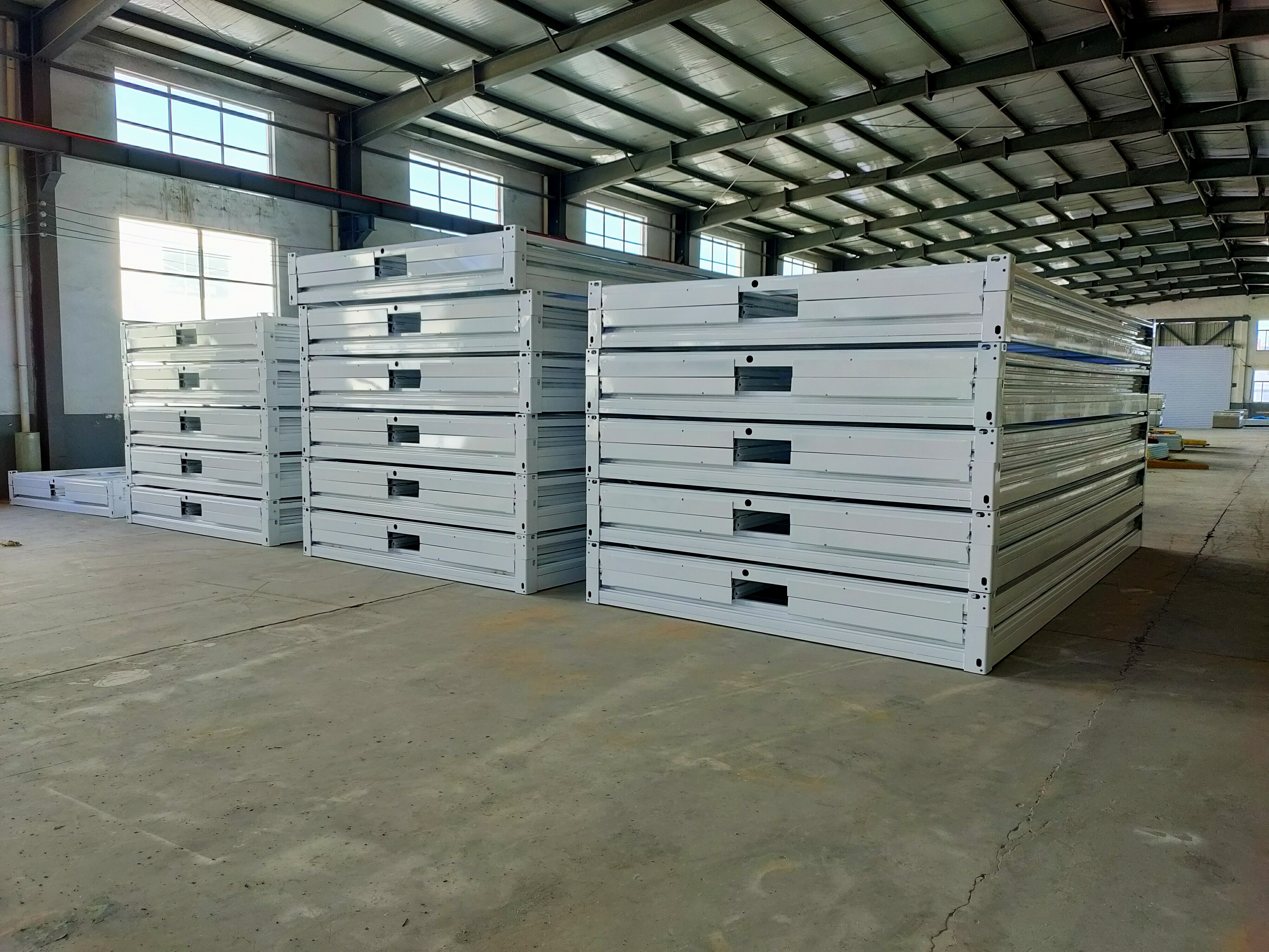 X-Shaped Folding Container