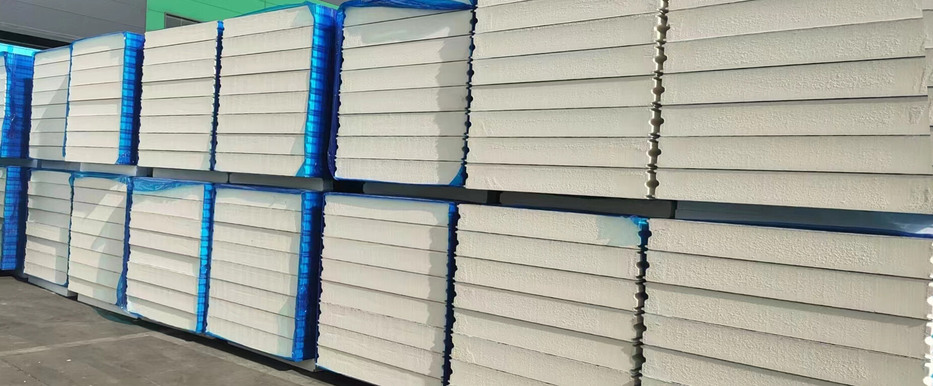 Double sided color steel polyurethane board