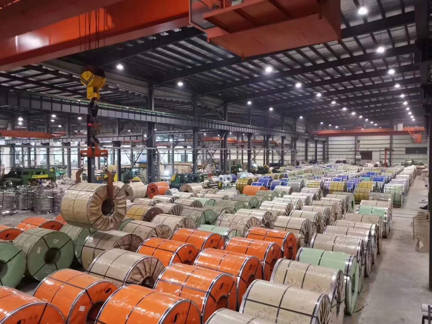 What is carbon steel vs stainless steel?