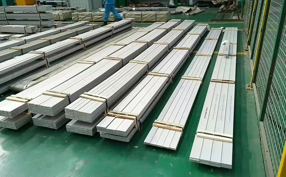 What is alloy steel vs stainless steel?