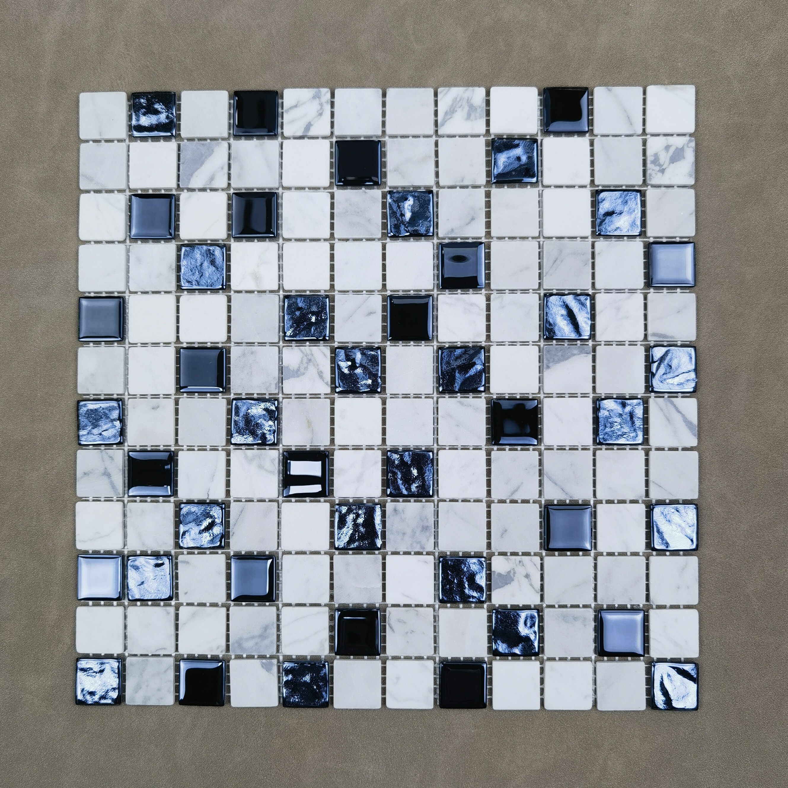 Electroplated mosaic mosaic tiles 
