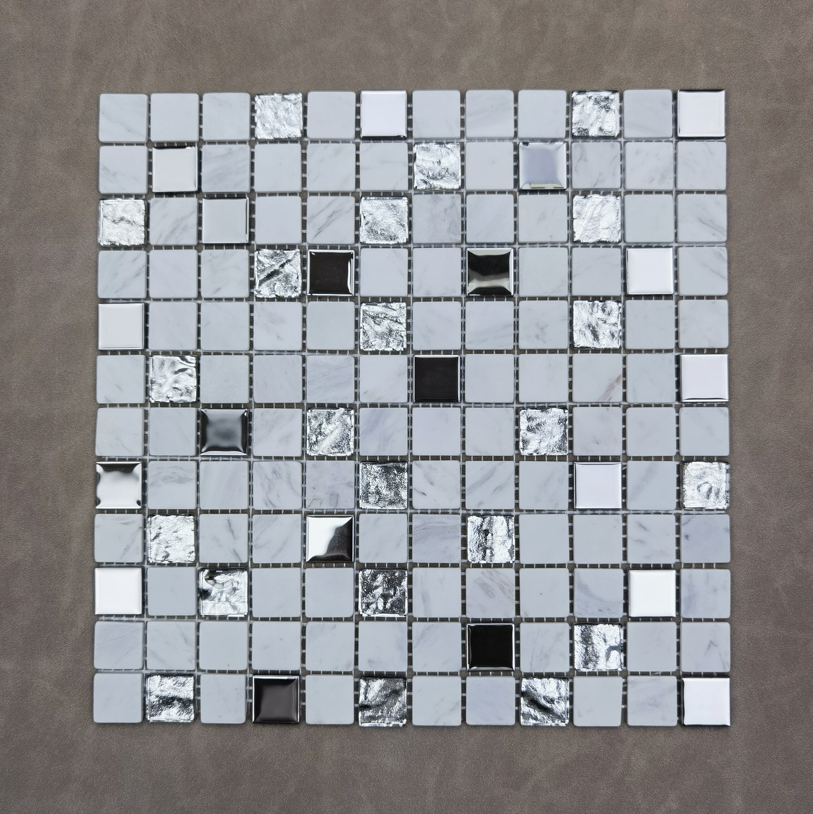 Electroplated mosaic mosaic tiles 