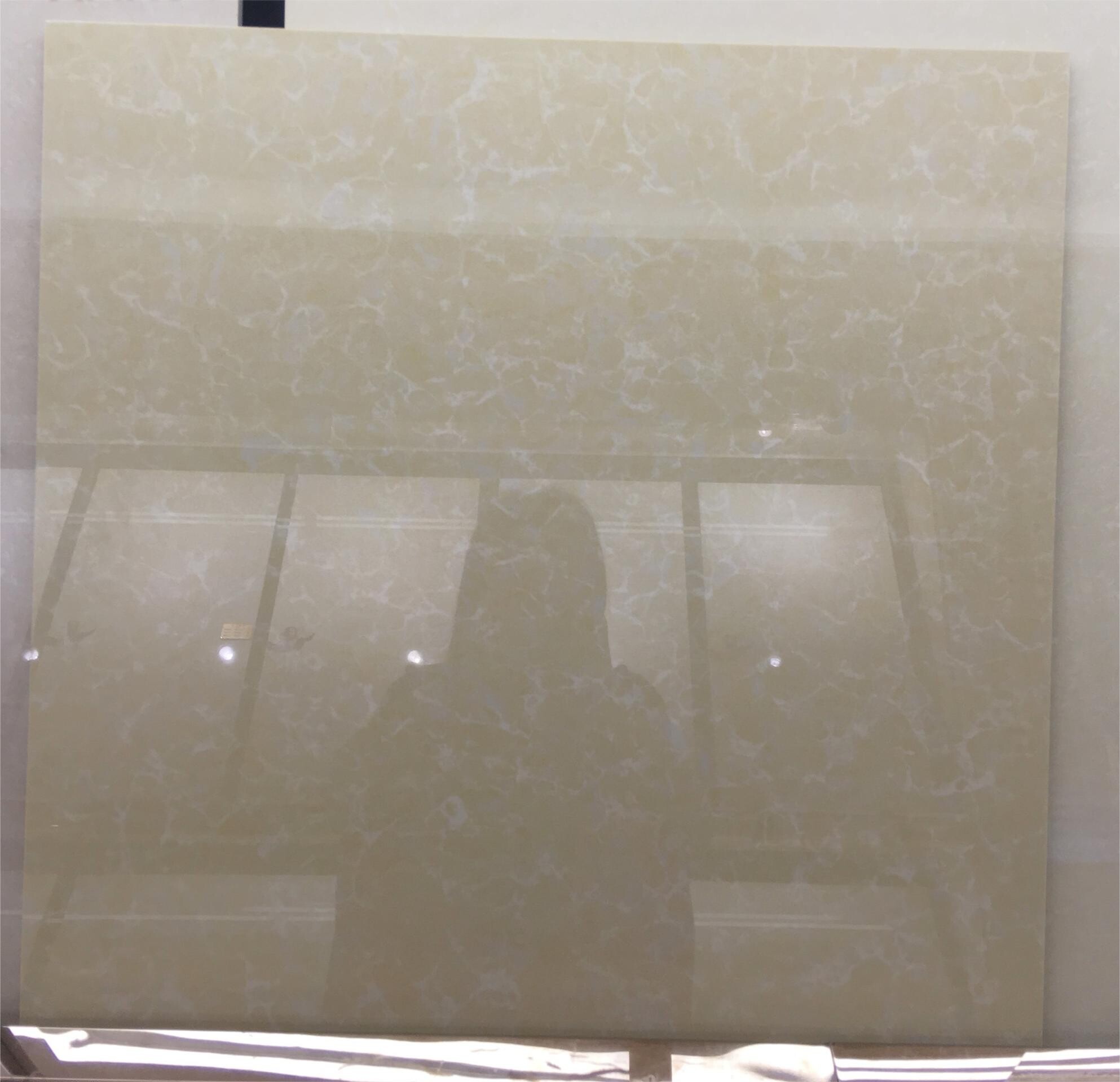 Polished porcelain tiles 