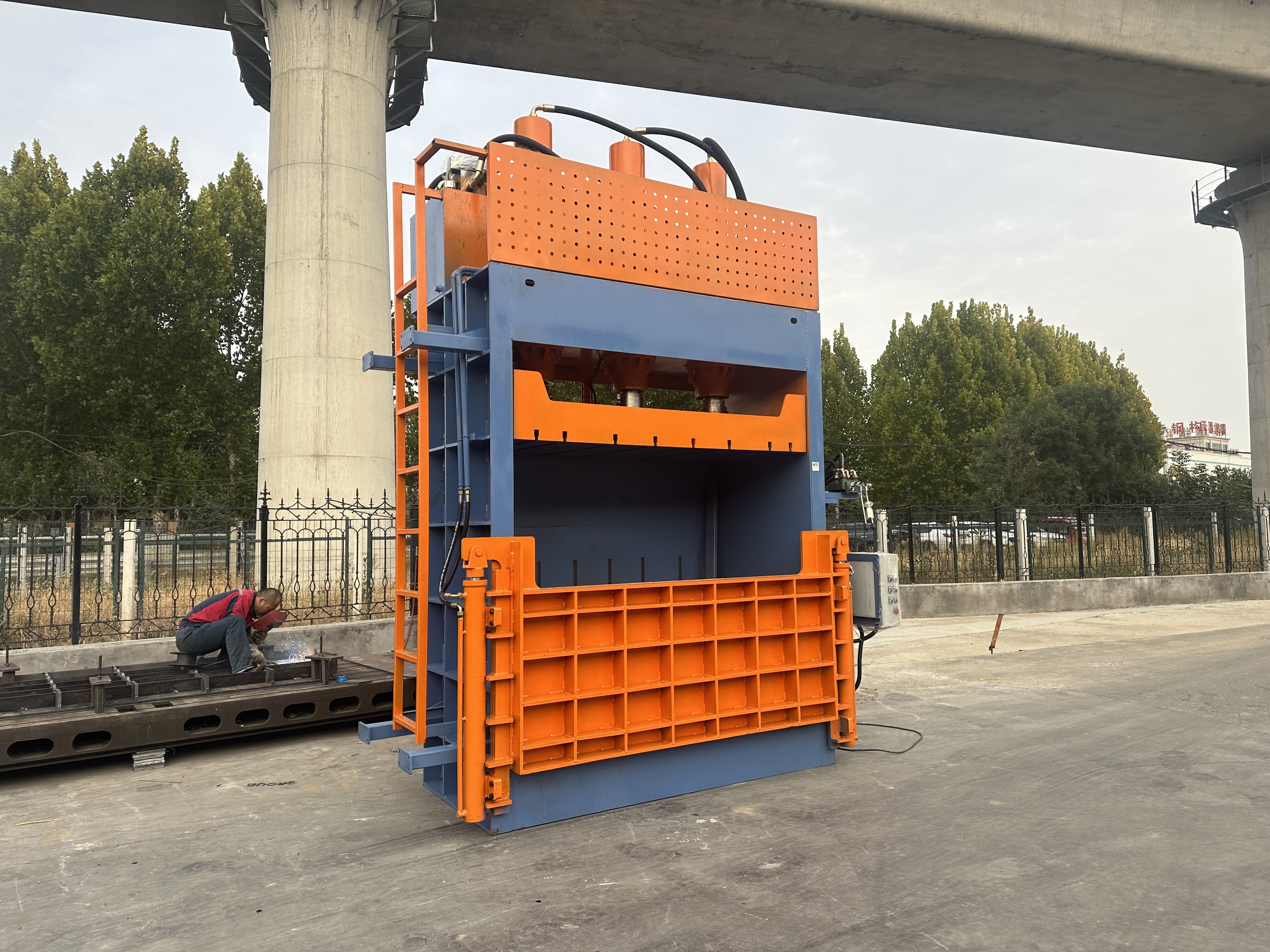 HN-300T vertical whole steel