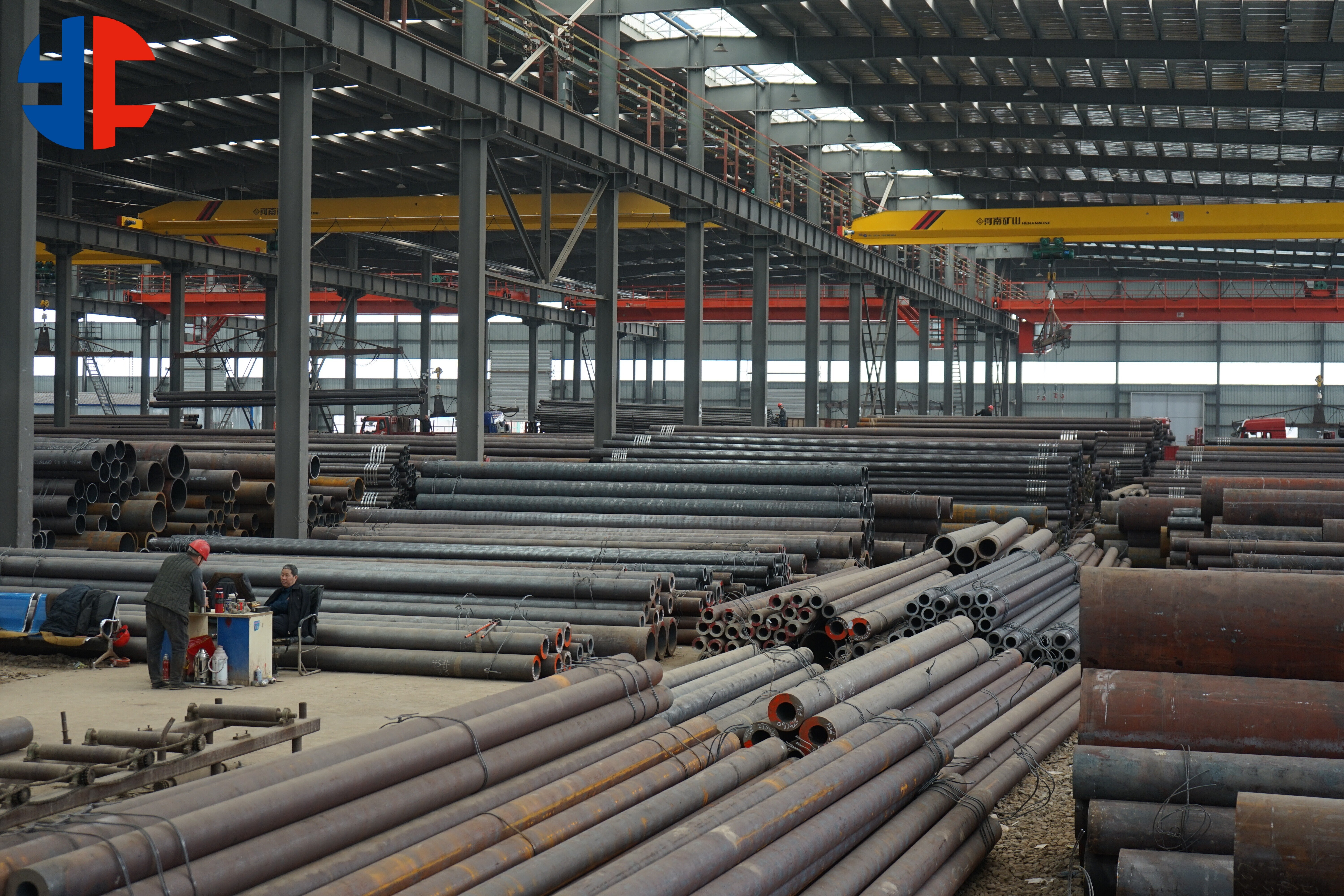 Large inventory of seamless pipe factory