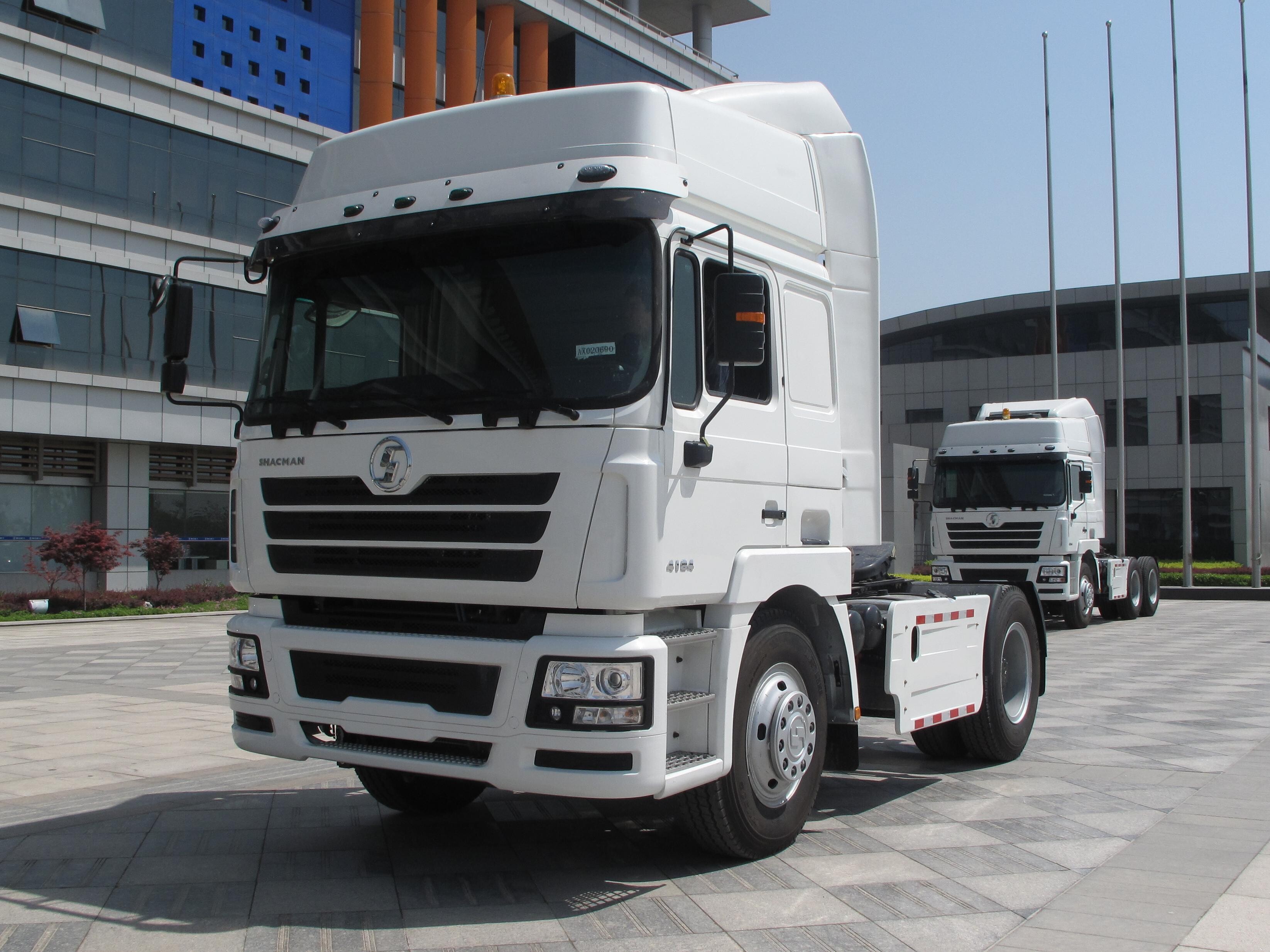 SHACMAN F3000 4×2 Trailer Truck