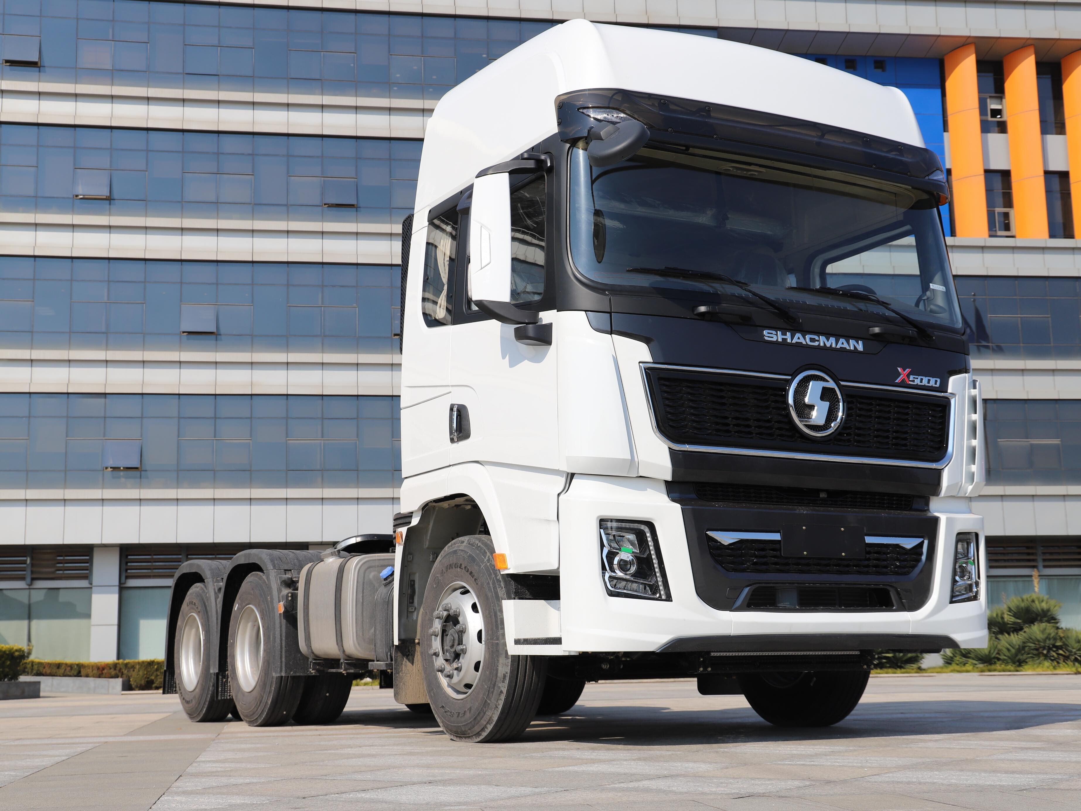 SHACMAN X5000 6×4 Trailer Truck