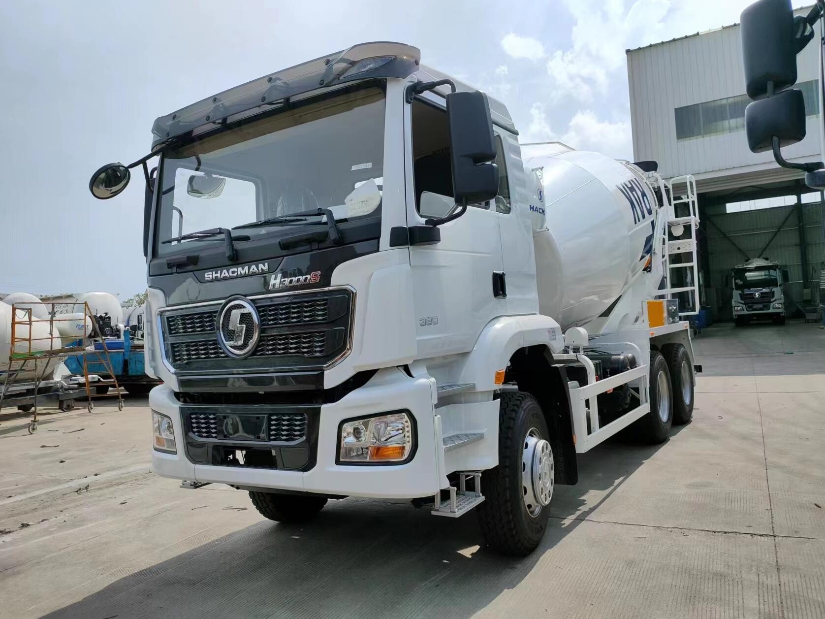 SHACMAN H3000S 6×4 Mixer truck