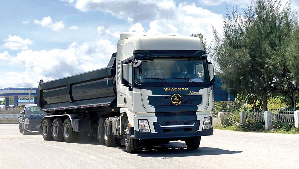 SHACMAN X3000 6×4 Trailer Truck