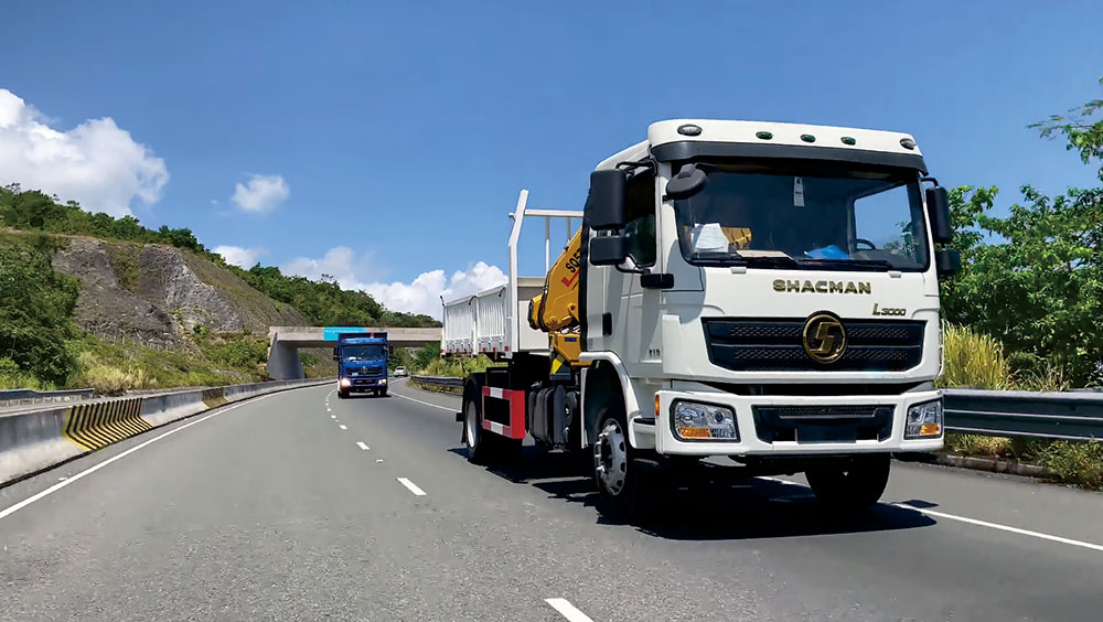 SHACMAN L3000 4×2 Crane Truck