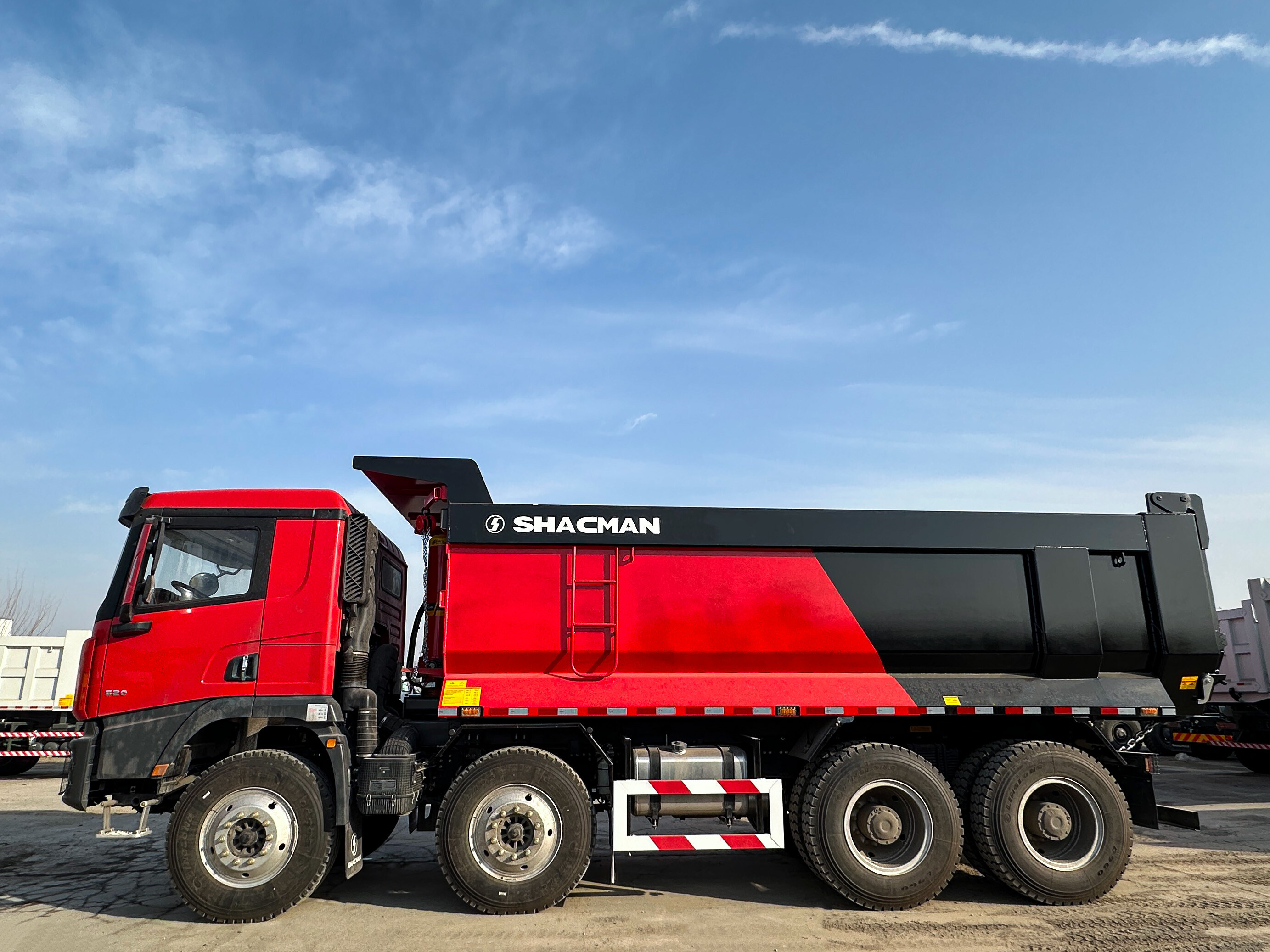 SHACMAN X5000 8×4 Dump Truck