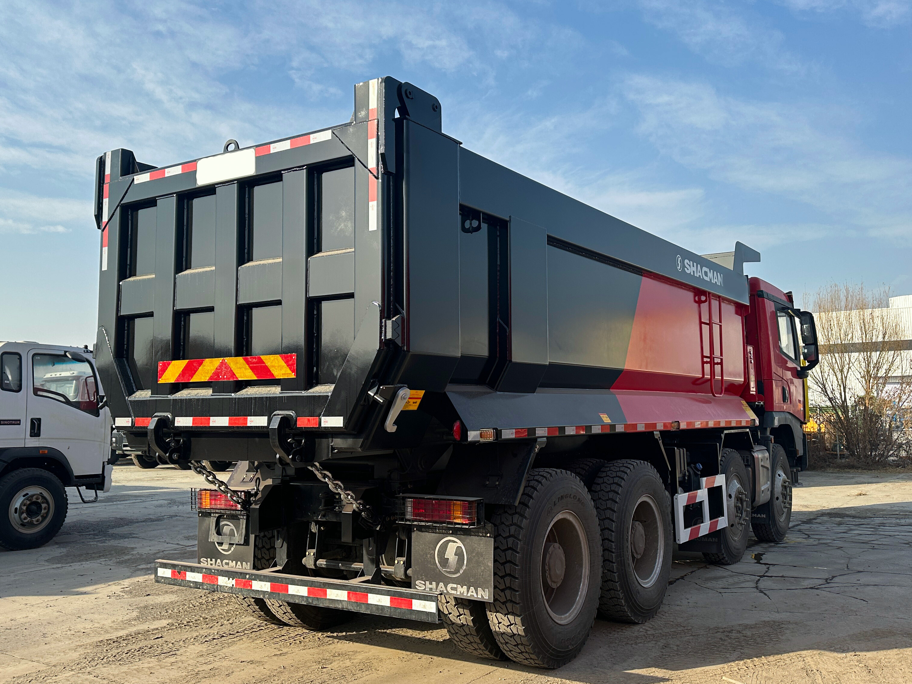 SHACMAN X5000 8×4 Dump Truck