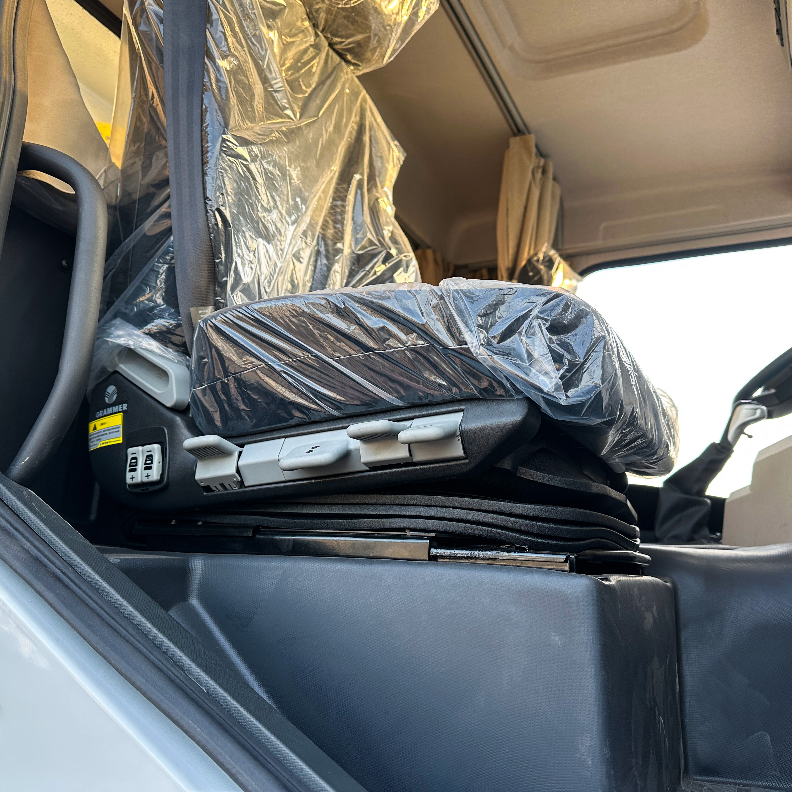 Top 5 Features of SHACMAN X5000 6×4 Trailer Truck You Can't Ignore