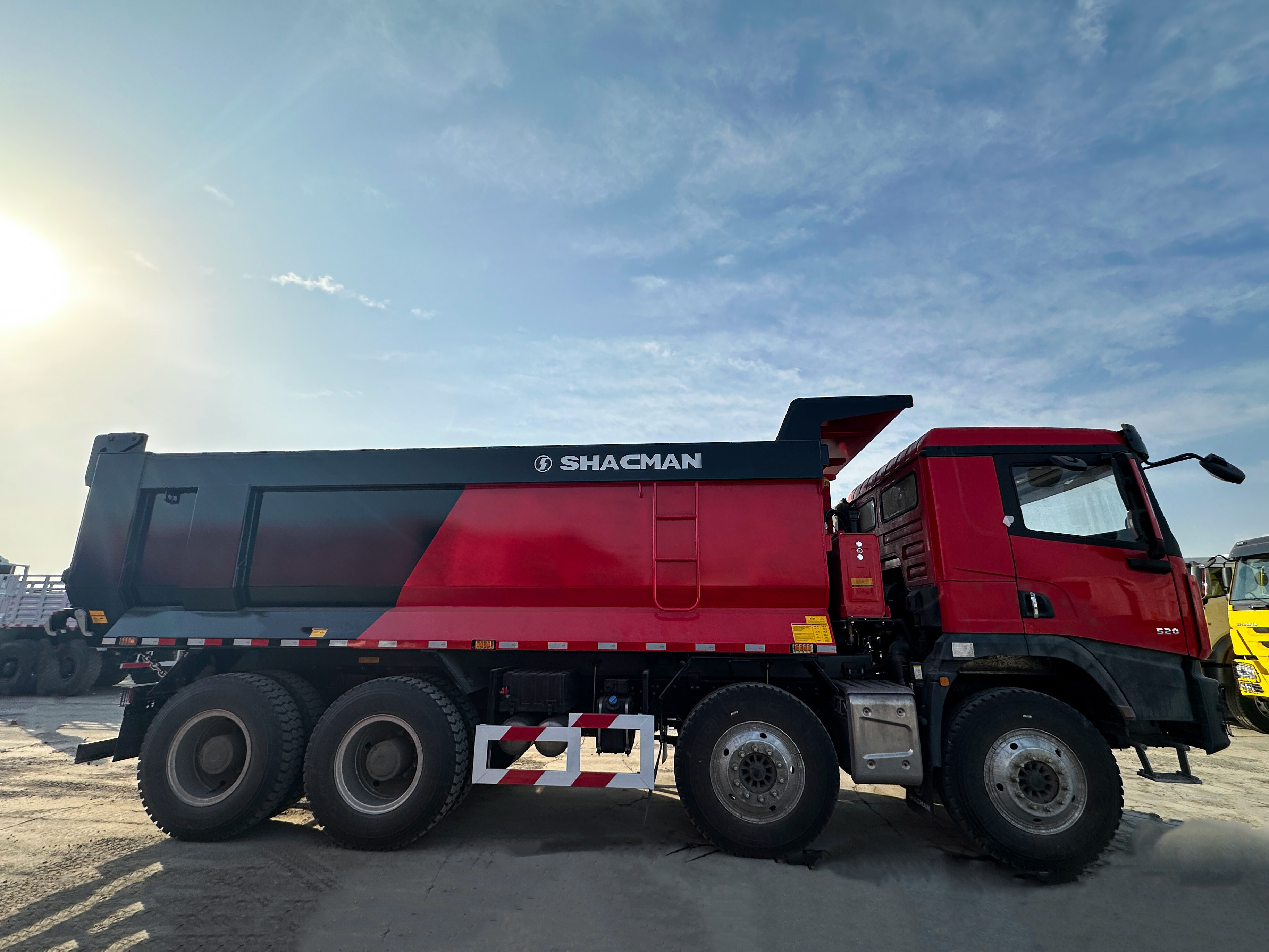 SHACMAN X5000 8×4 Dump Truck