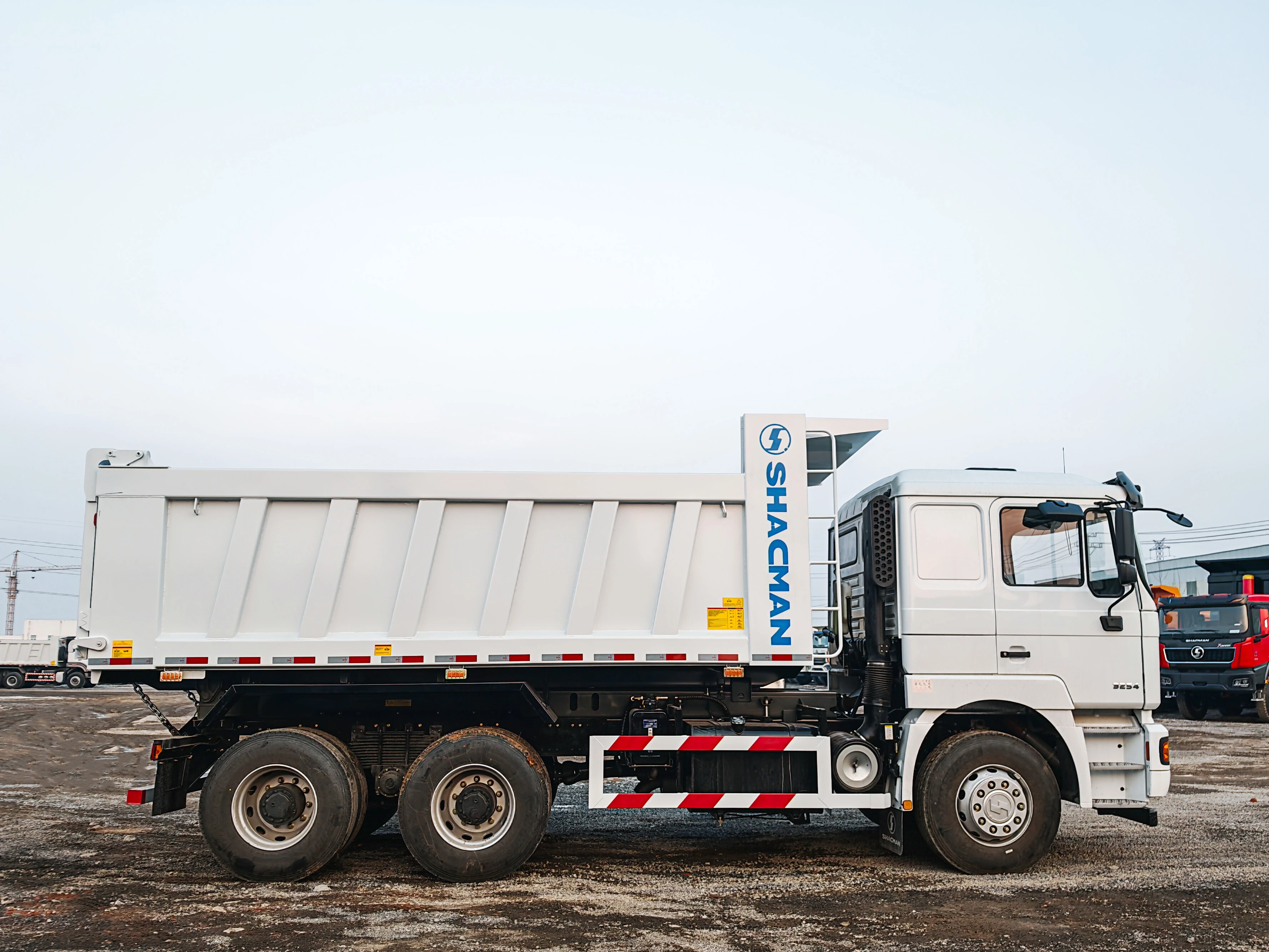 SHACMAN F2000 6×4 tipper: How to reduce operating costs?