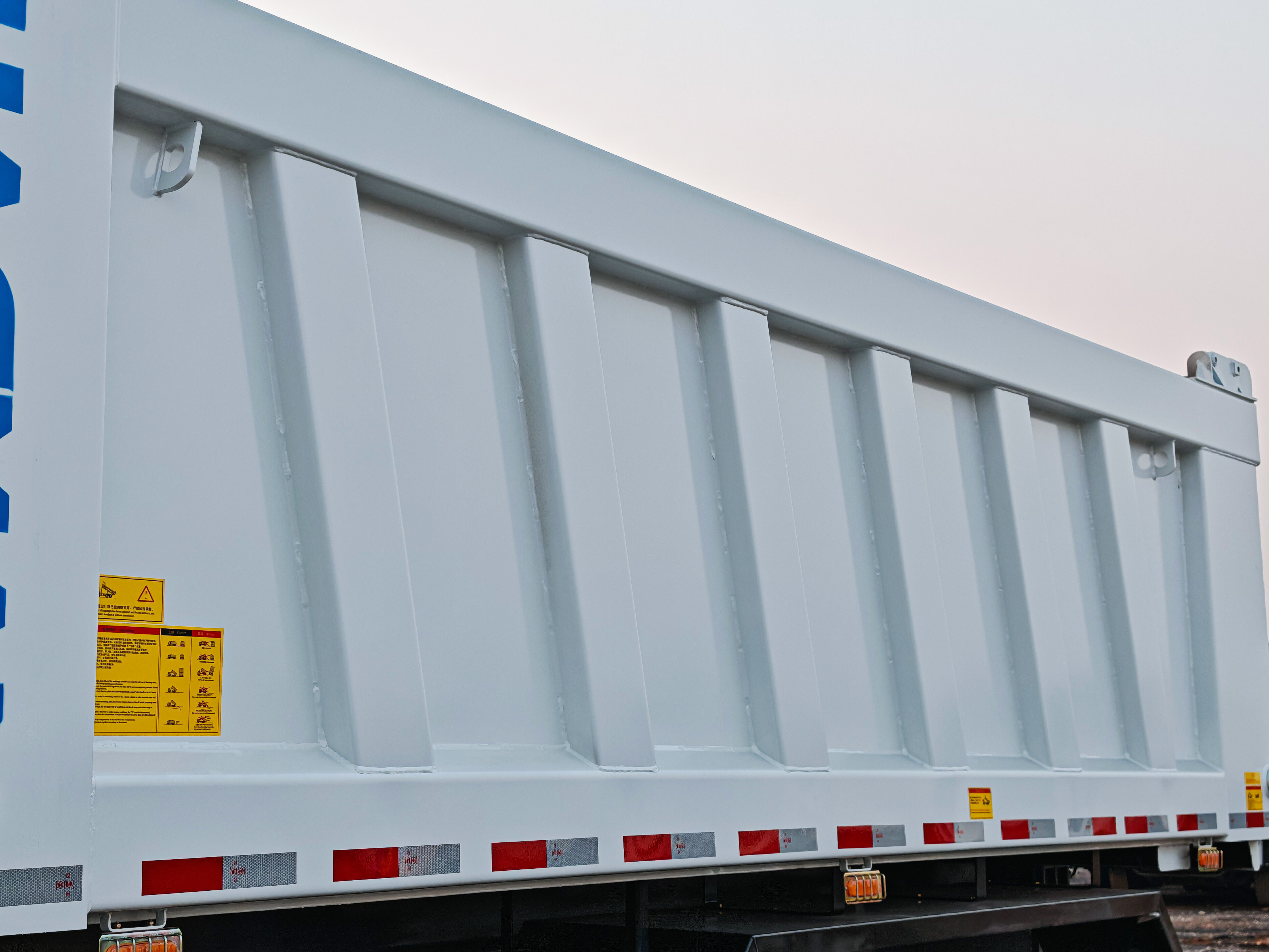 shacman f2000 Fuel Cost Risks in Long-Haul and Site Transfer Work