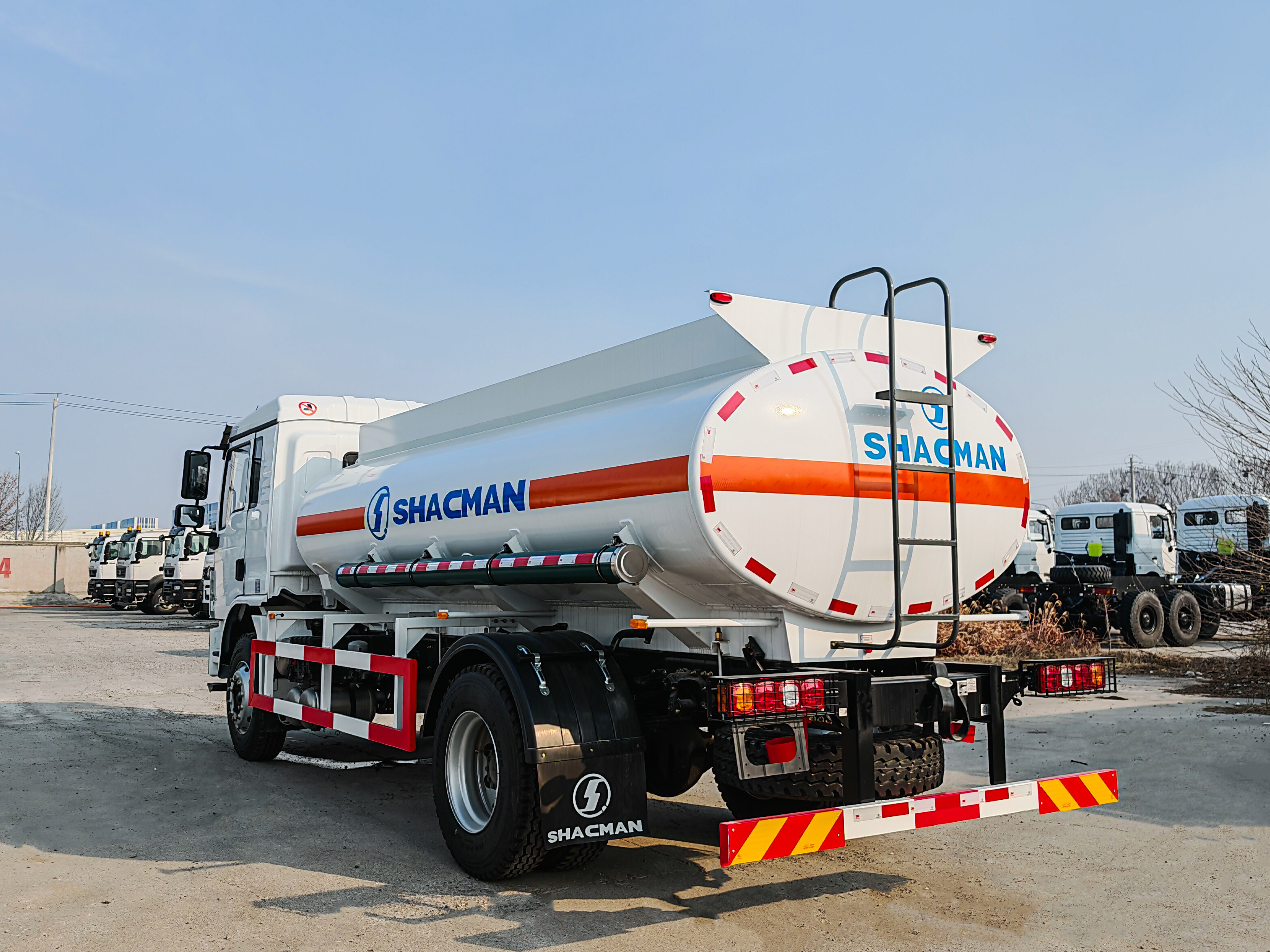 SHACMAN L3000 4×2 Oil Truck