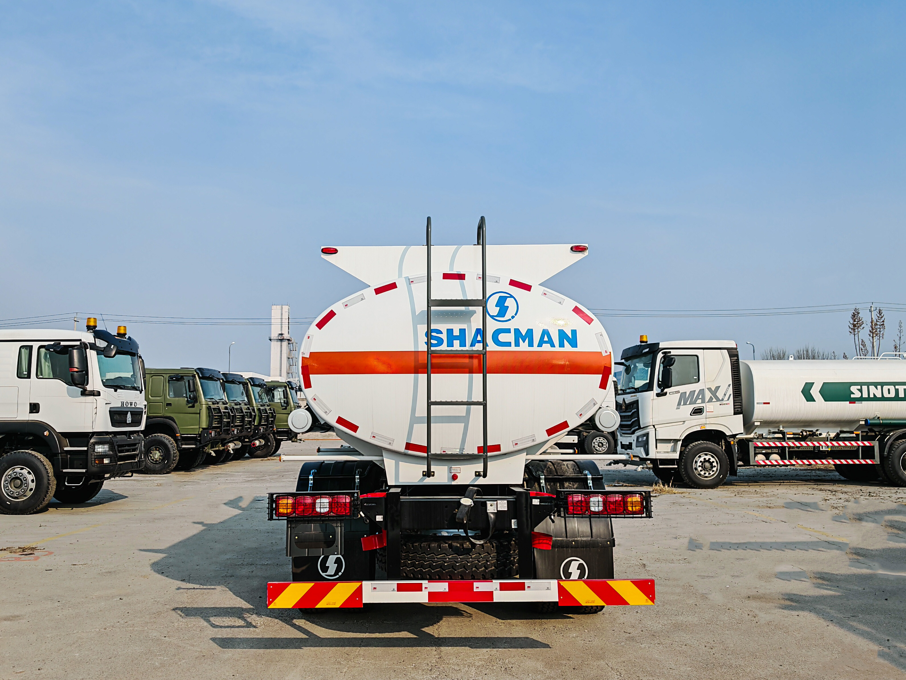 SHACMAN L3000 4×2 Oil Truck