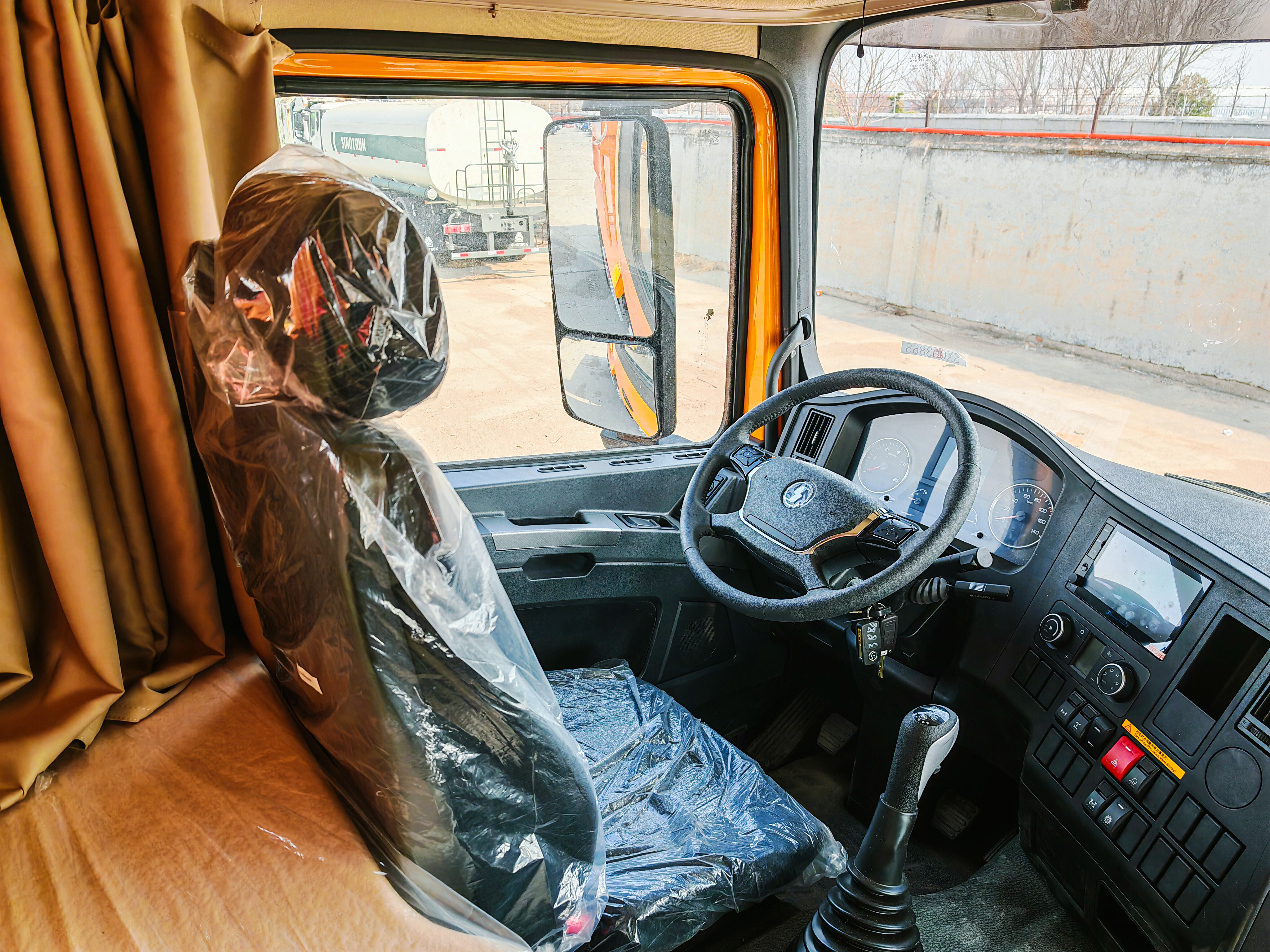 SHACMAN X3000 8×4 Dump Truck