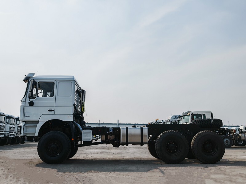 SHACMAN F3000 6×6 cargo truck chassis