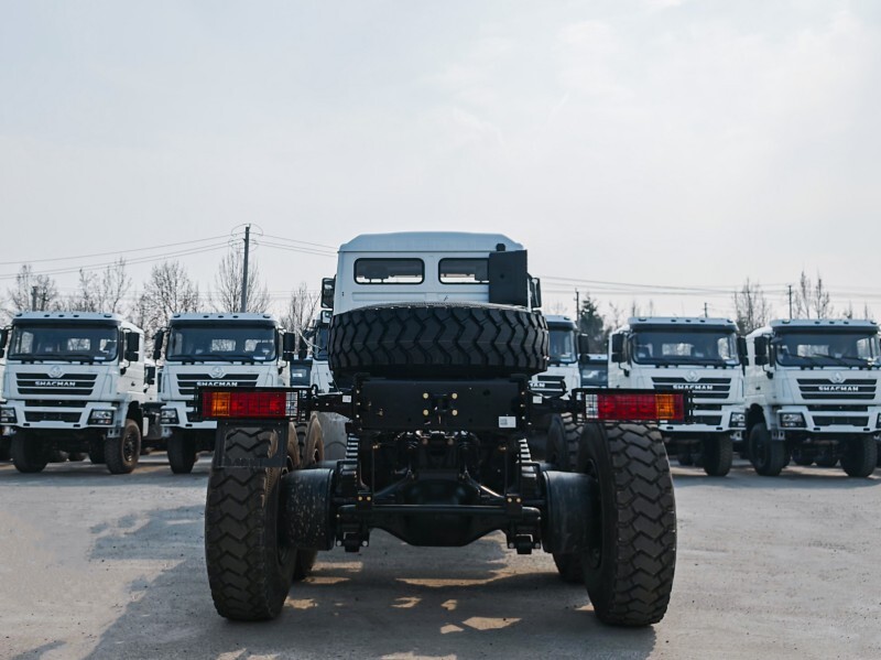 SHACMAN F3000 6×6 cargo truck chassis