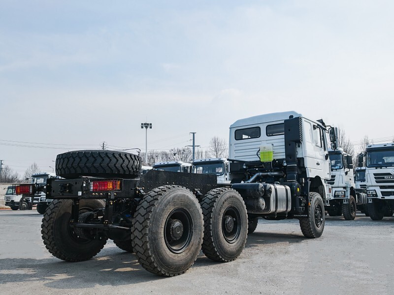 SHACMAN F3000 6×6 cargo truck chassis