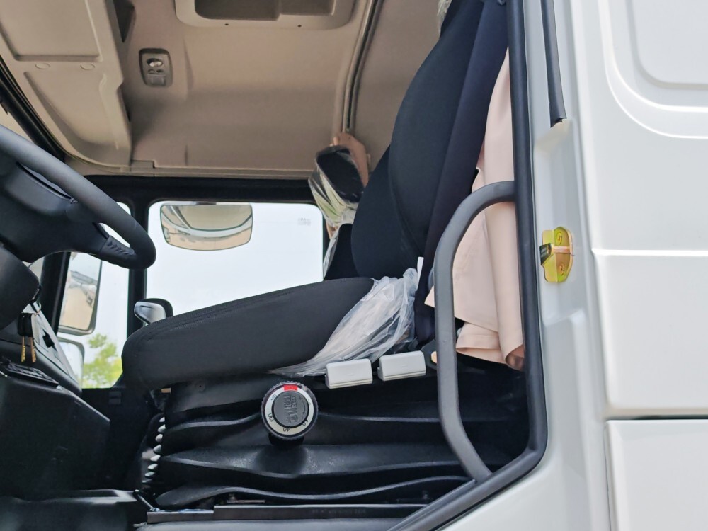 SHACMAN F3000 6×4 Trailer Truck