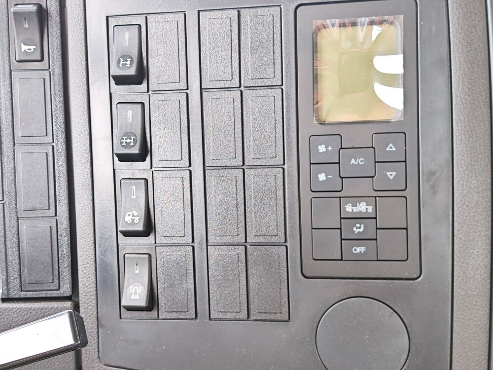 SHACMAN F3000 6×4 Trailer Truck