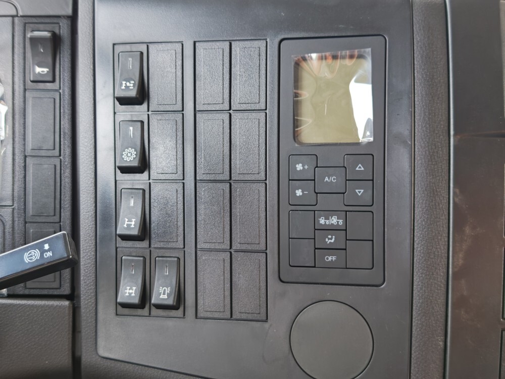 SHACMAN F3000 8×4 Dump Truck