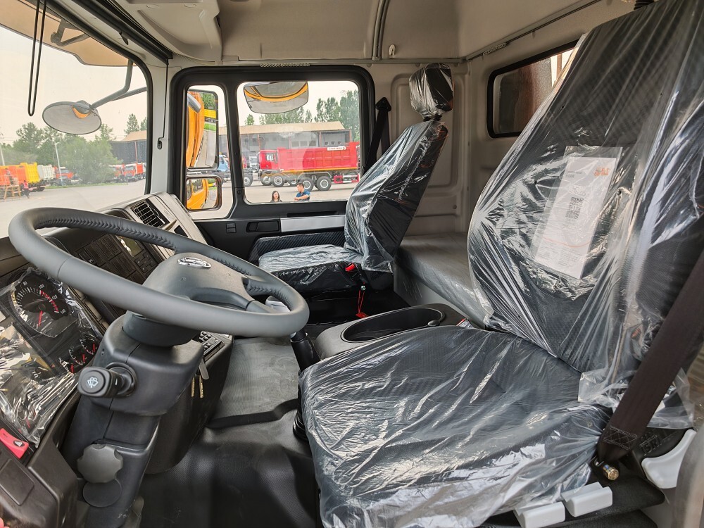 SHACMAN F3000 8×4 Dump Truck