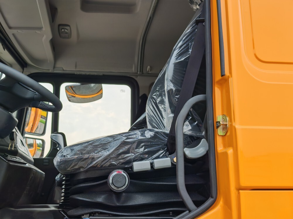 SHACMAN F3000 8×4 Dump Truck