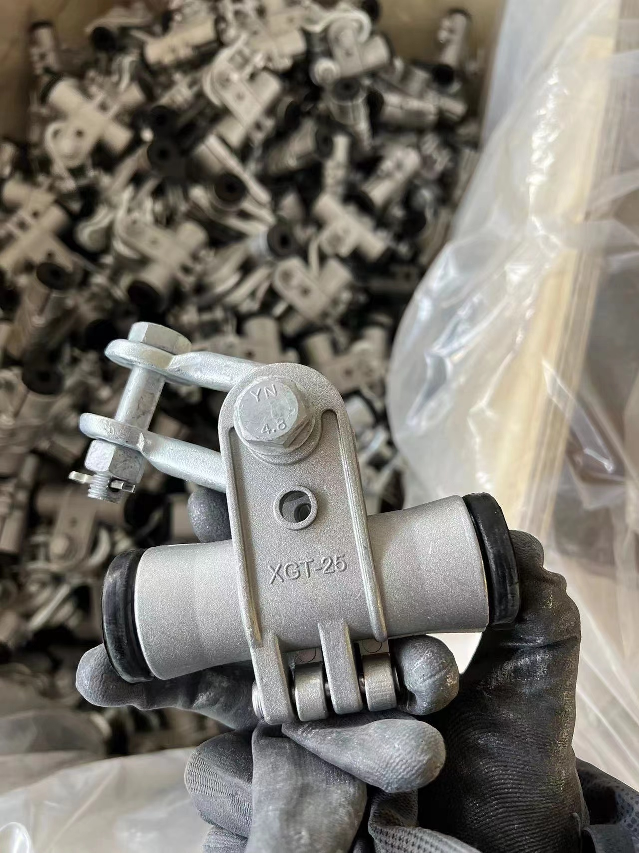 Hot Sale Plastic Suspension Clamp For OPGW FIBER Cable And ADSS FIBER CABLE Suspension Clamp