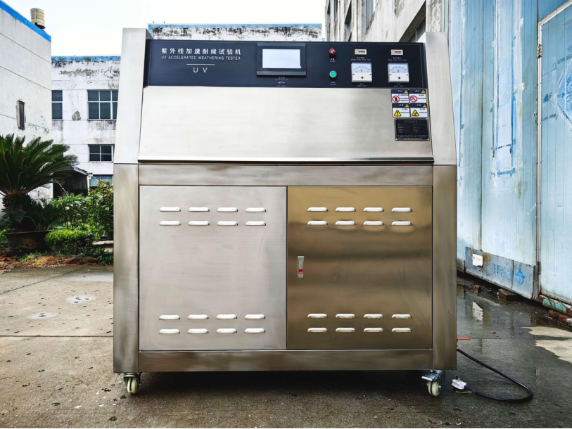 Tower-type ultraviolet aging test chamber