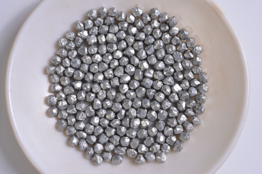 Difference between low-carbon steel shot and cut wire shot