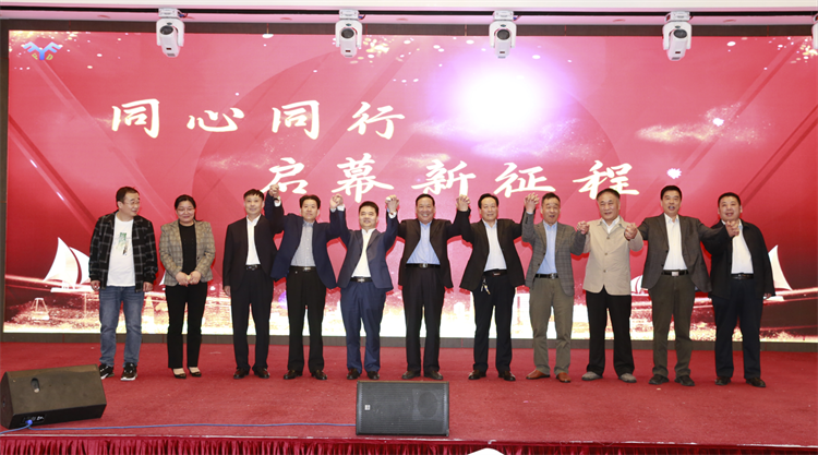 In the hot May, Fengerda Group generously distributes employee benefits