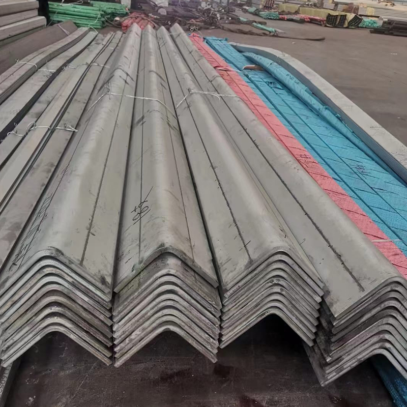 Galvanised steel angle in grade 275JR