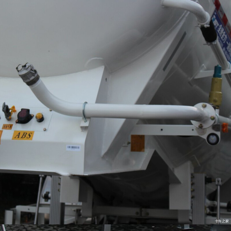 Powder and particle transport semi-trailer