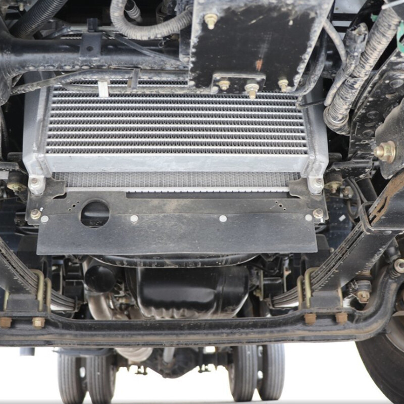 Qingling Isuzu 100P 120HP 2.065m double row sidewalk light truck (National VI) (rear single tire) (QL1040MVEW)