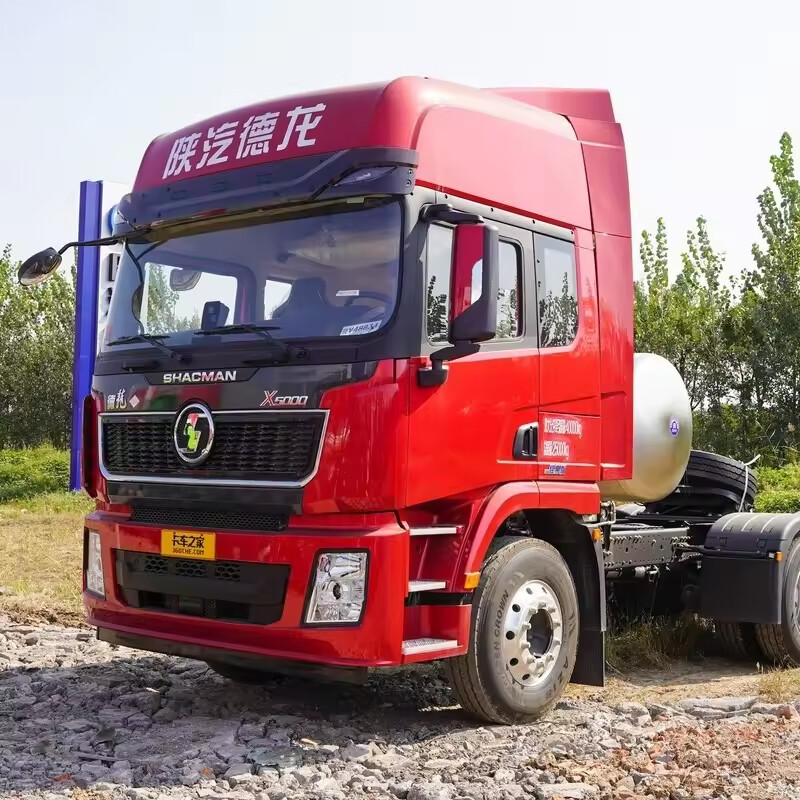 HOWO Max Heavy Truck Light Luxury Edition 480HP 6X4 LNG Tractor