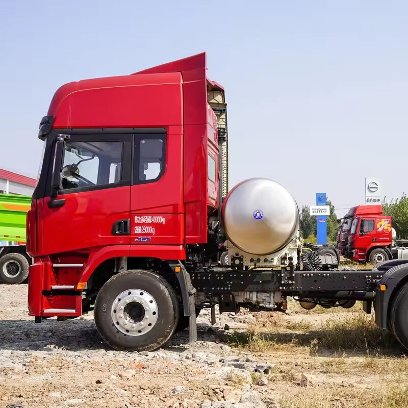 HOWO Max Heavy Truck Light Luxury Edition 480HP 6X4 LNG Tractor