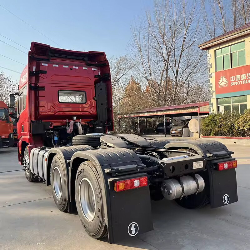 HOWO Max Heavy Truck Light Luxury Edition 480HP 6X4 LNG Tractor