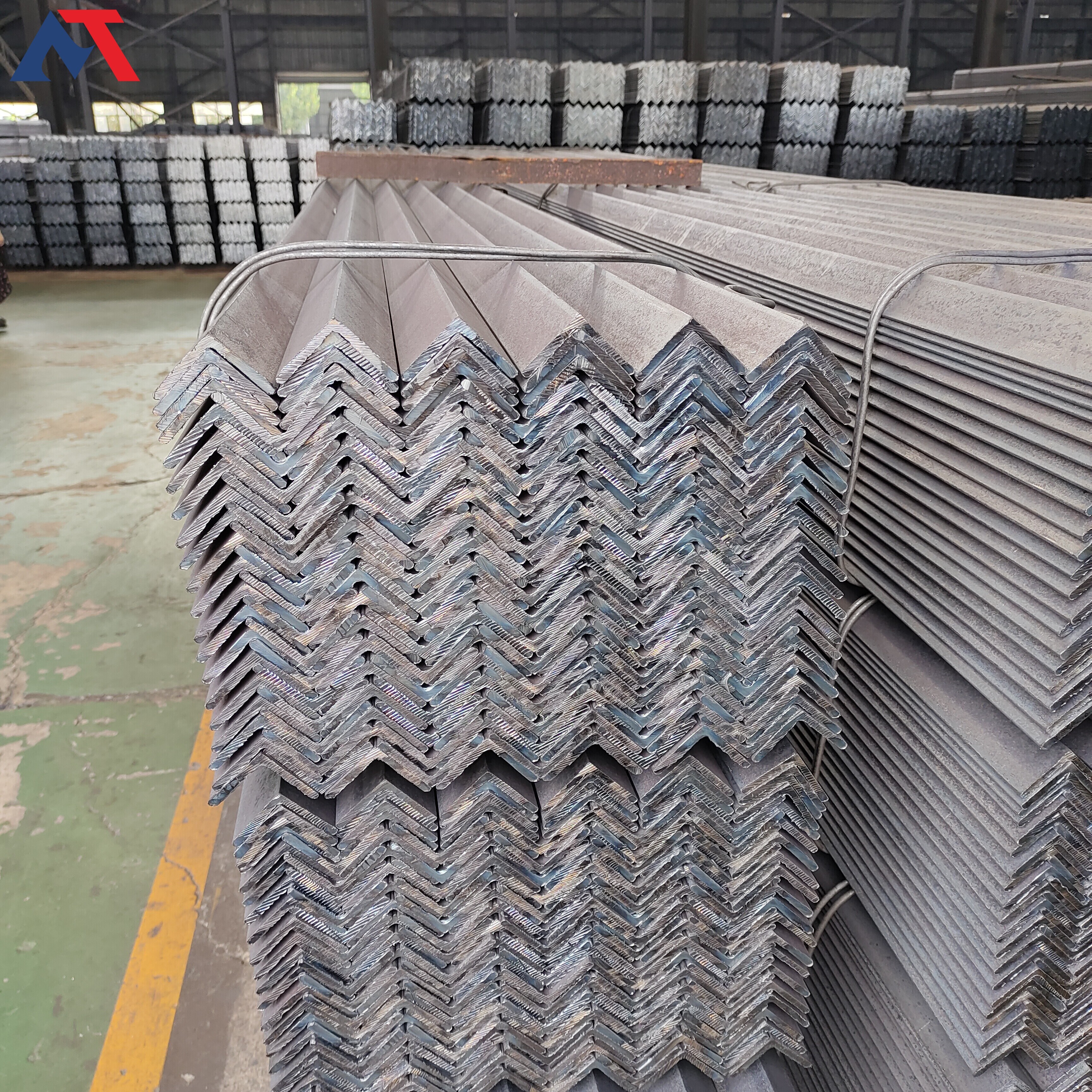 Hot selling European standard equal angle steel