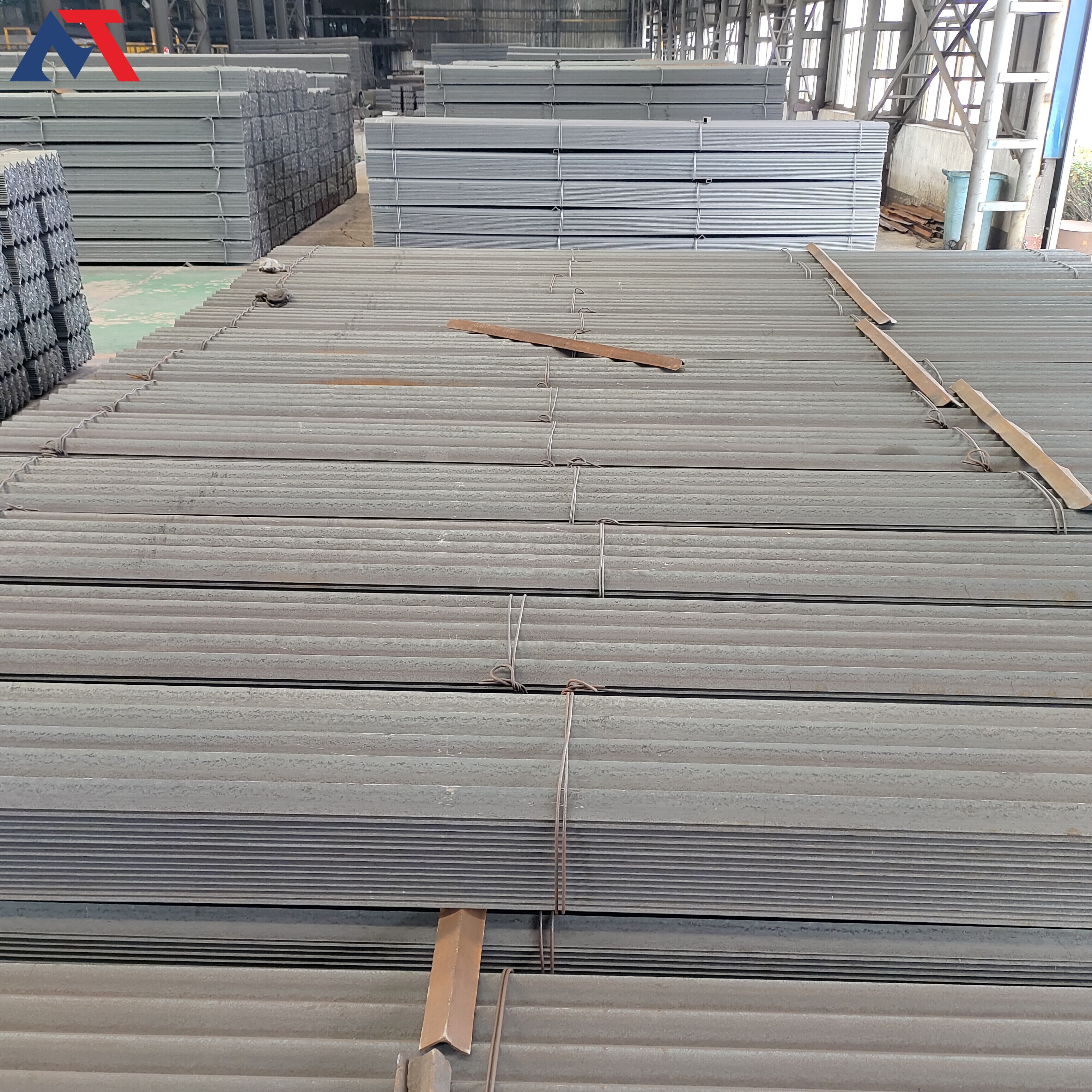 S235JR Hot selling Japanese standard equal angle steel